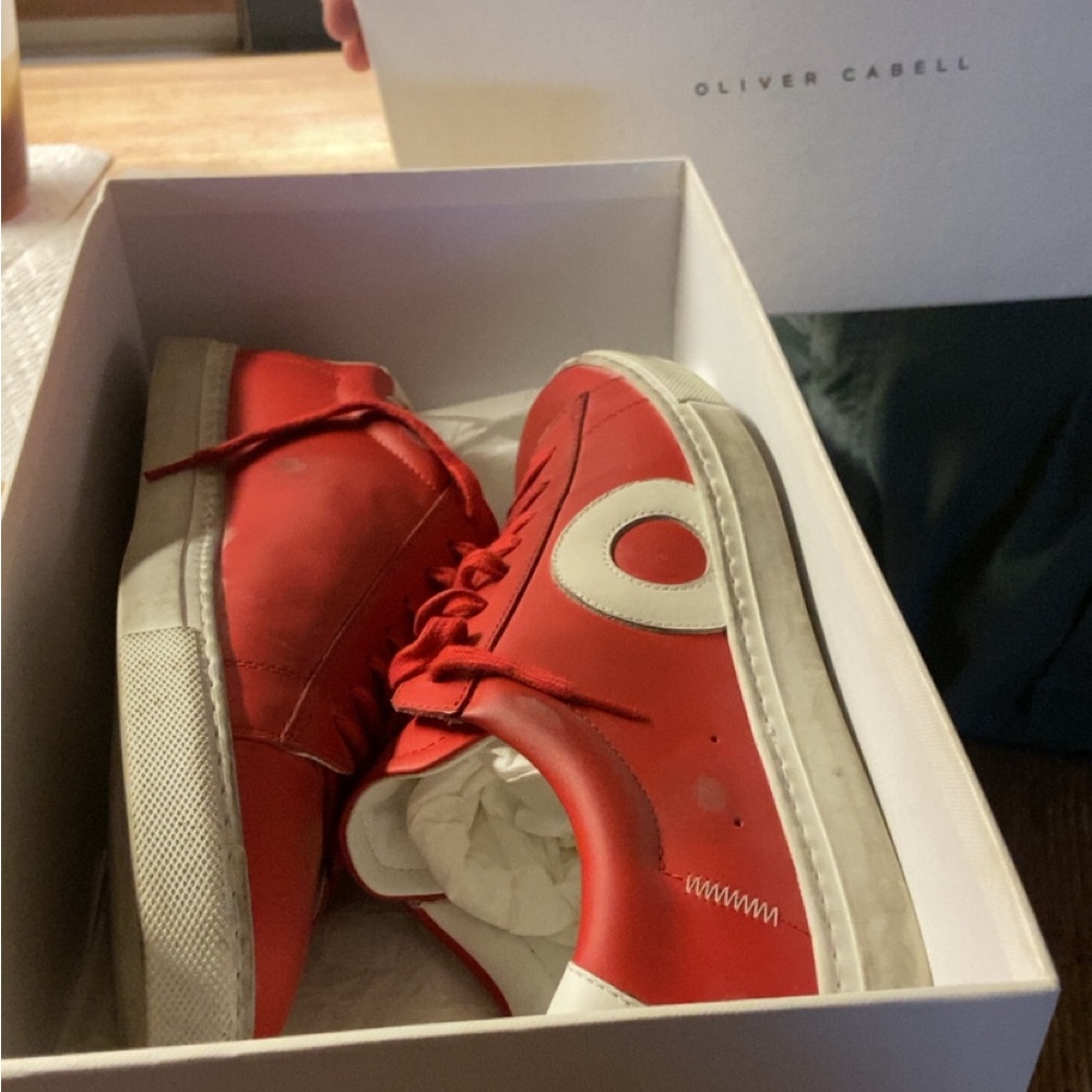 Oliver Cabell color crimson
